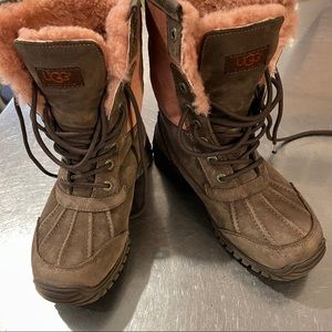 UGG Adirondack Boots EUC Size 6 / 37